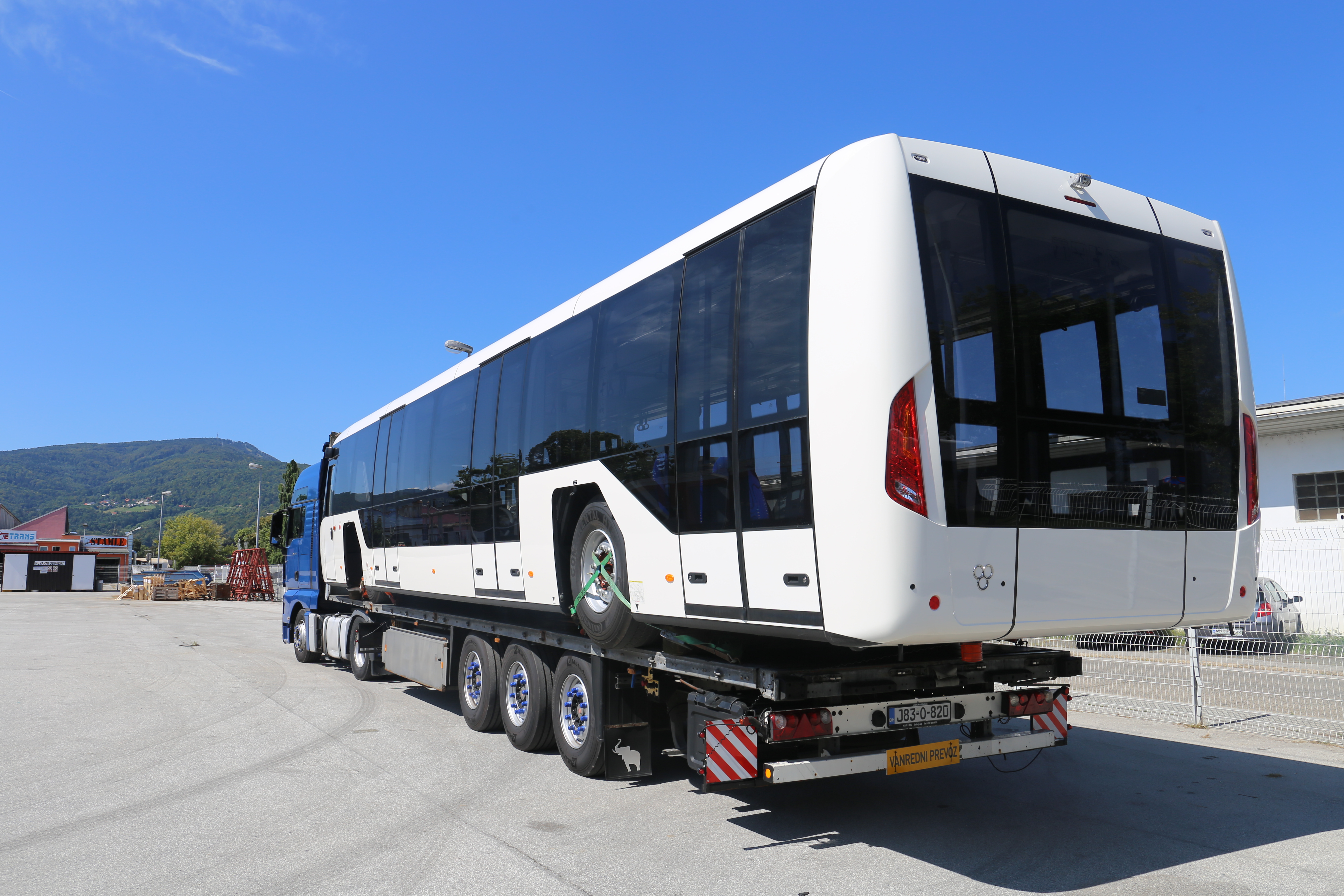 VIVAIR2 - electric airport bus is already on its way to more than 4.000 kilometers remote city of Basra, the second largest international airport in Iraq.